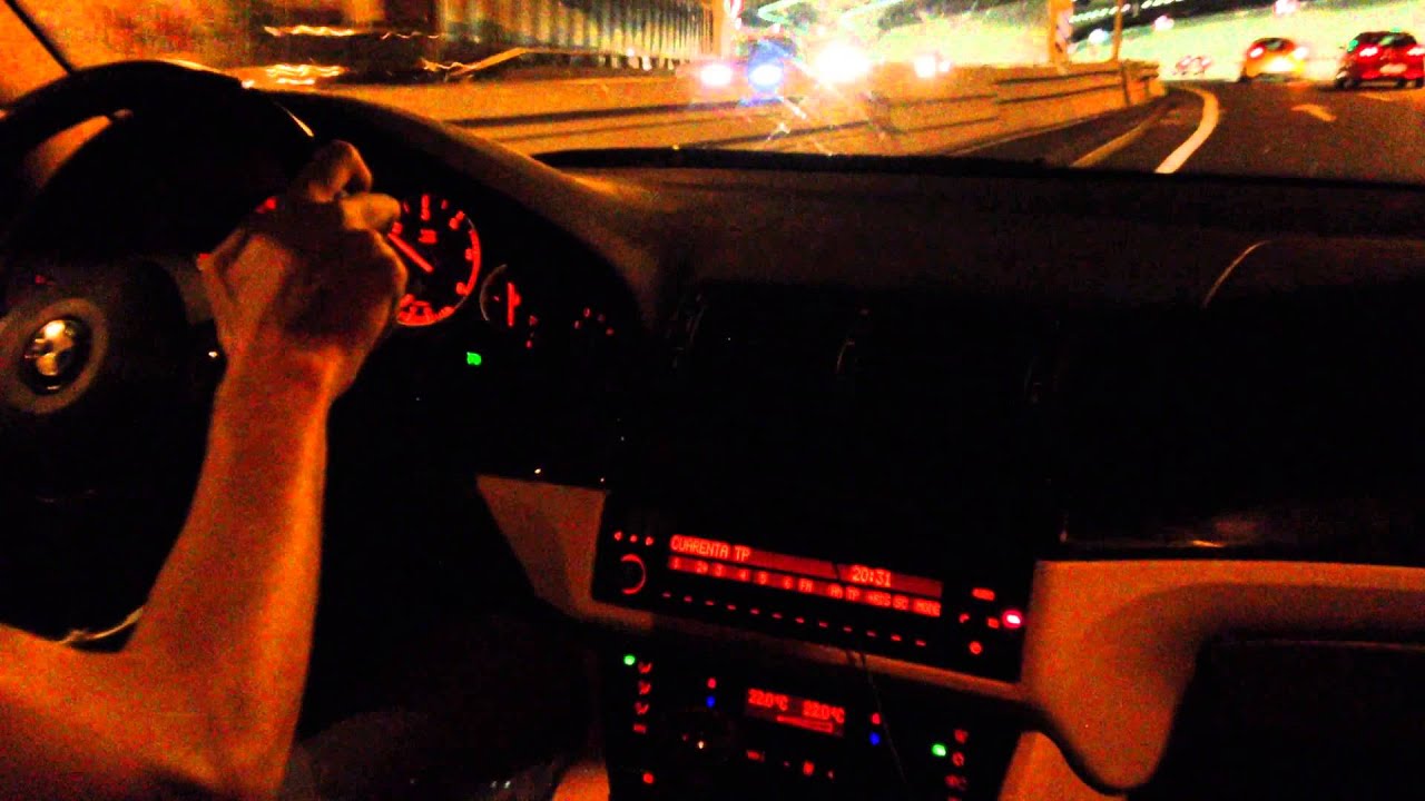 BMW 520d E39 Drive At Night