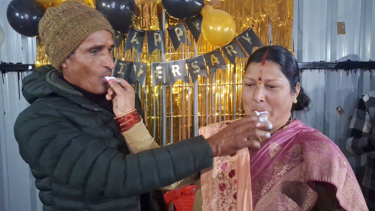 Captain साहब की wedding anniversary.  100 बच्चों के साथ मनाया अपना........ शादी एनिवर्सरी.