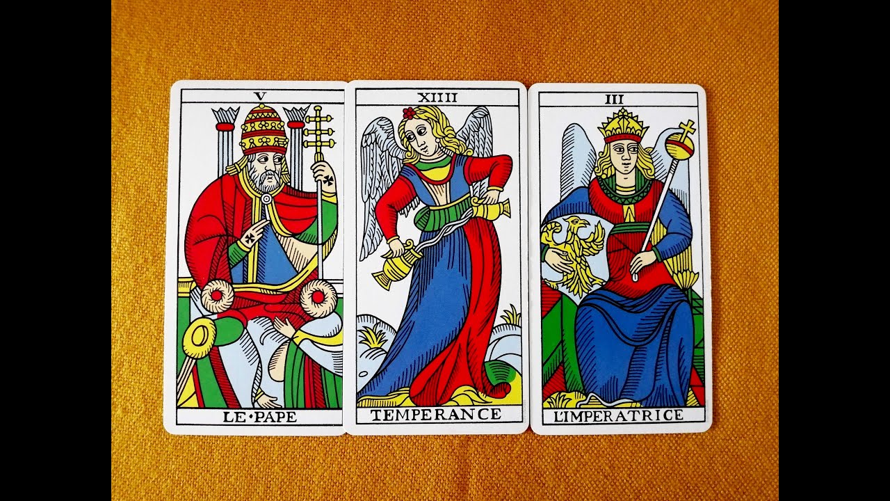 ¿POR QUÉ NO LEEMOS EL TAROT CON CARTAS INVERTIDAS?