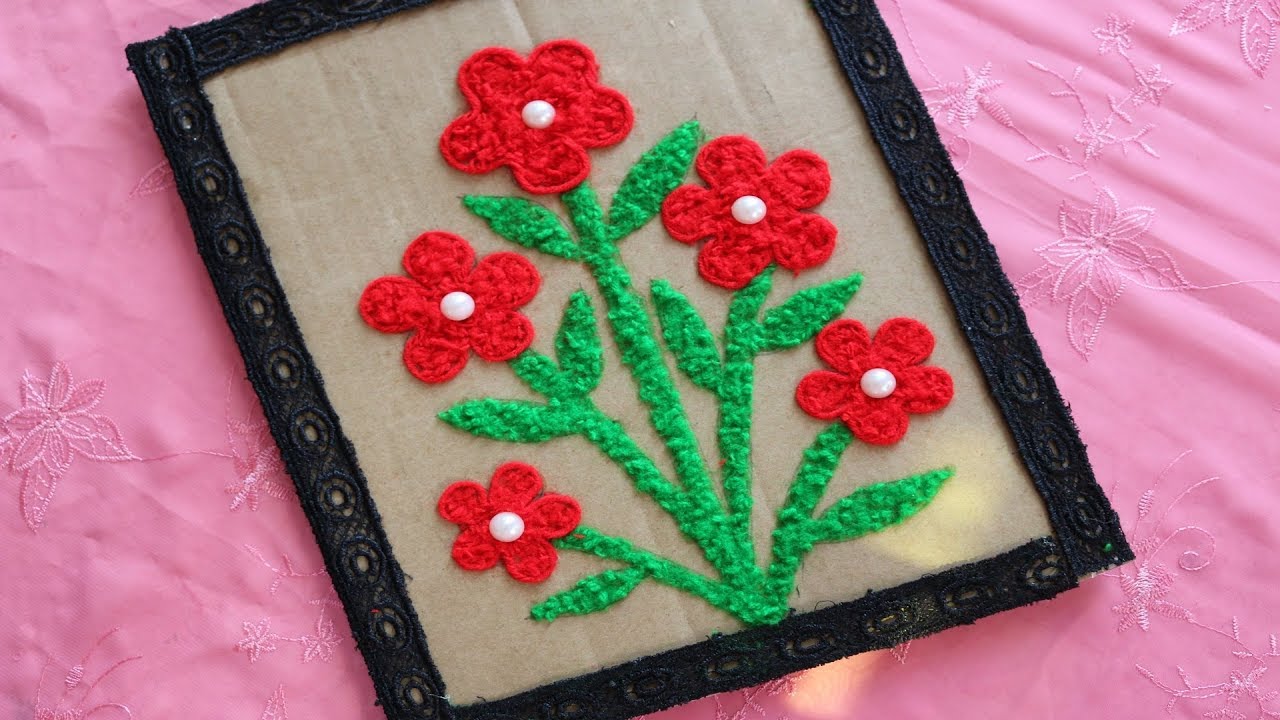 DIY WOOLEN CRAFTS IDEAS | HOW TO MAKE BEAUTIFUL WALL SHOWPIECE USING CARDBOARD - DIY arts and crafts