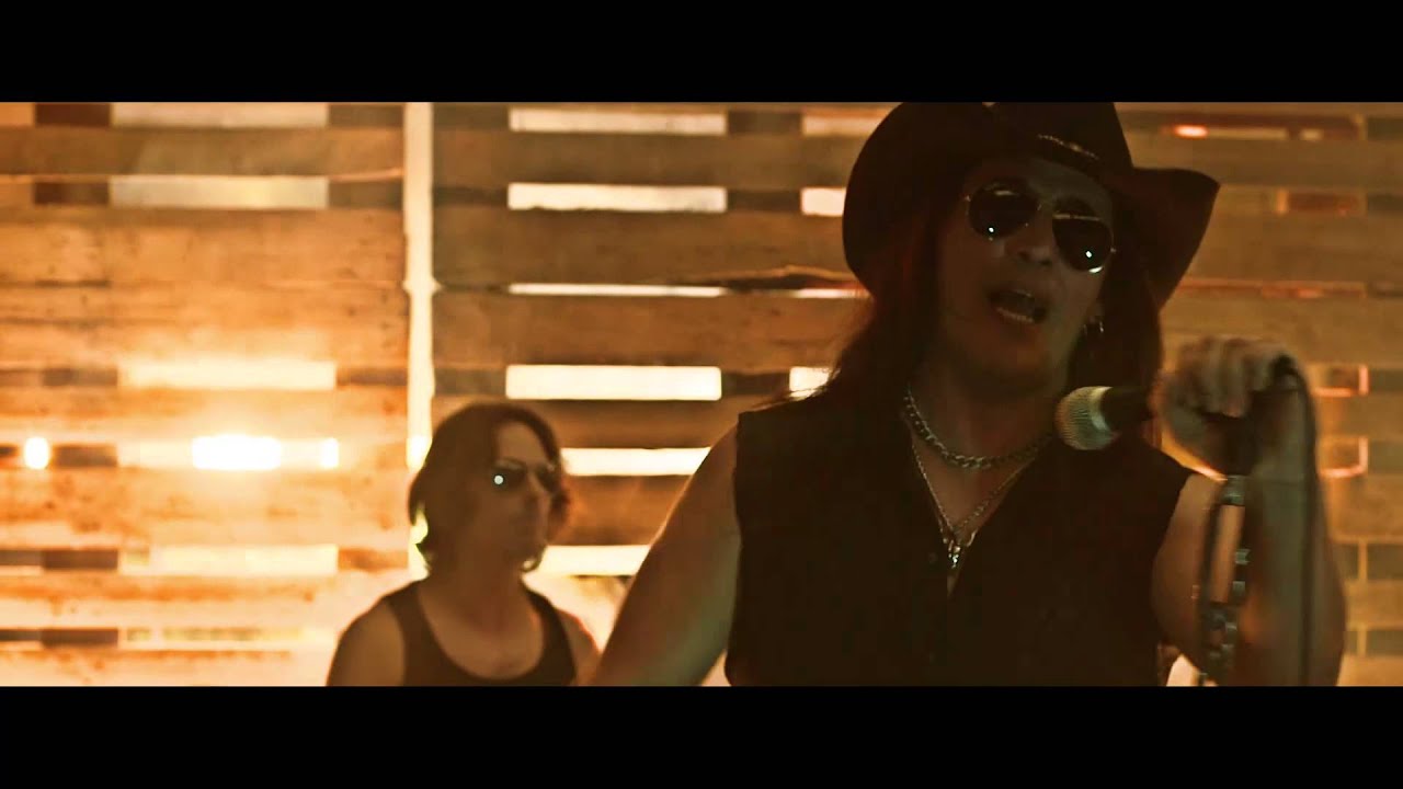 INDOMABLES - La hora de despertar [Videoclip]