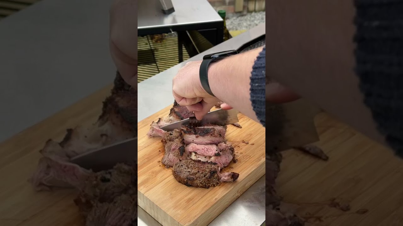 Cooking Tomahawk Steak on the Ooni Karu 16