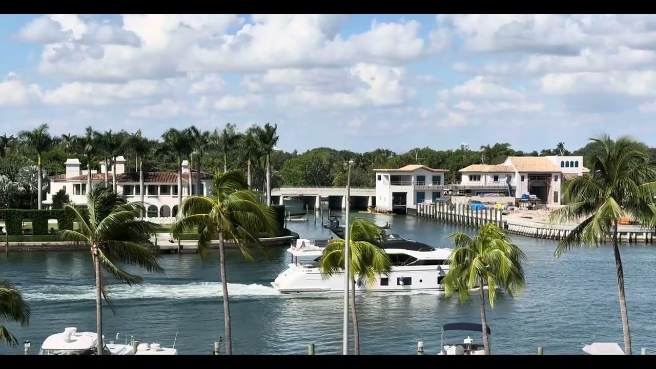 Beautiful days in Miami Beach! #boatrental #yachtrental #yacht #luxuryboat