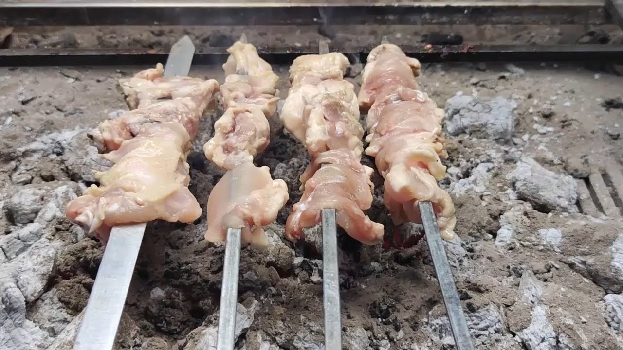 MANGALDA YAPRAK TAVUK ŞİŞ KABABI - TAVUK ŞİŞ KEBAP - KES PİŞİR YE MANGAL - Yemek Tarifleri