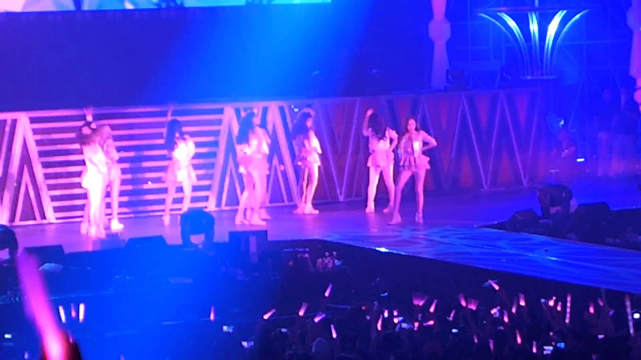 [Fancam][131110] SNSD Girls & Peace Tour in HK - The Boys