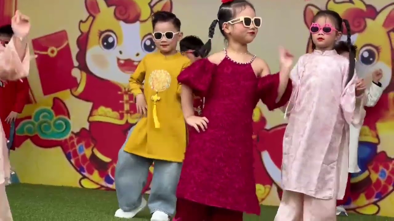 Đón xuân 2026 ( Tôm Bon)