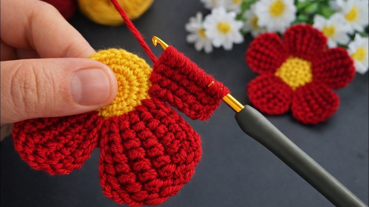 💰 I Made 50 of These and Sold Them All! 🌸 Viral Crochet Red Flower Tutorial 