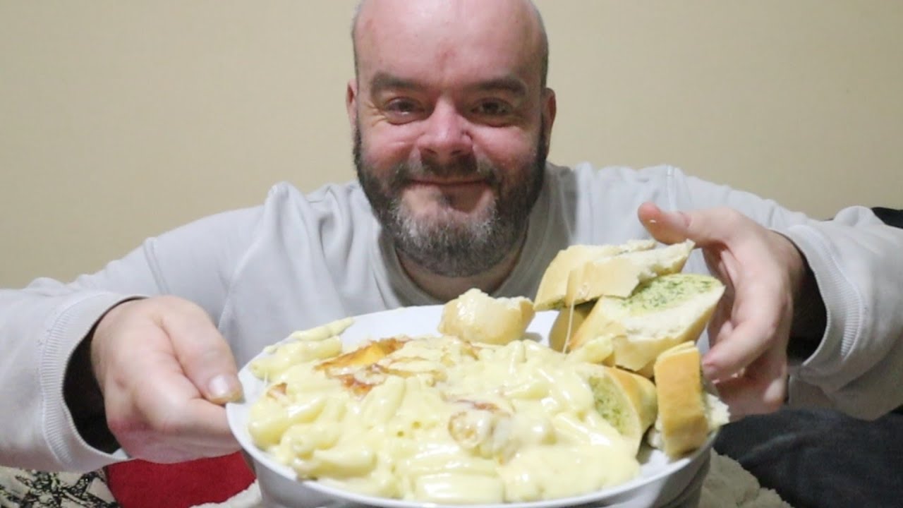 макароны с сыром и чесночным хлебом (UK Mukbang)