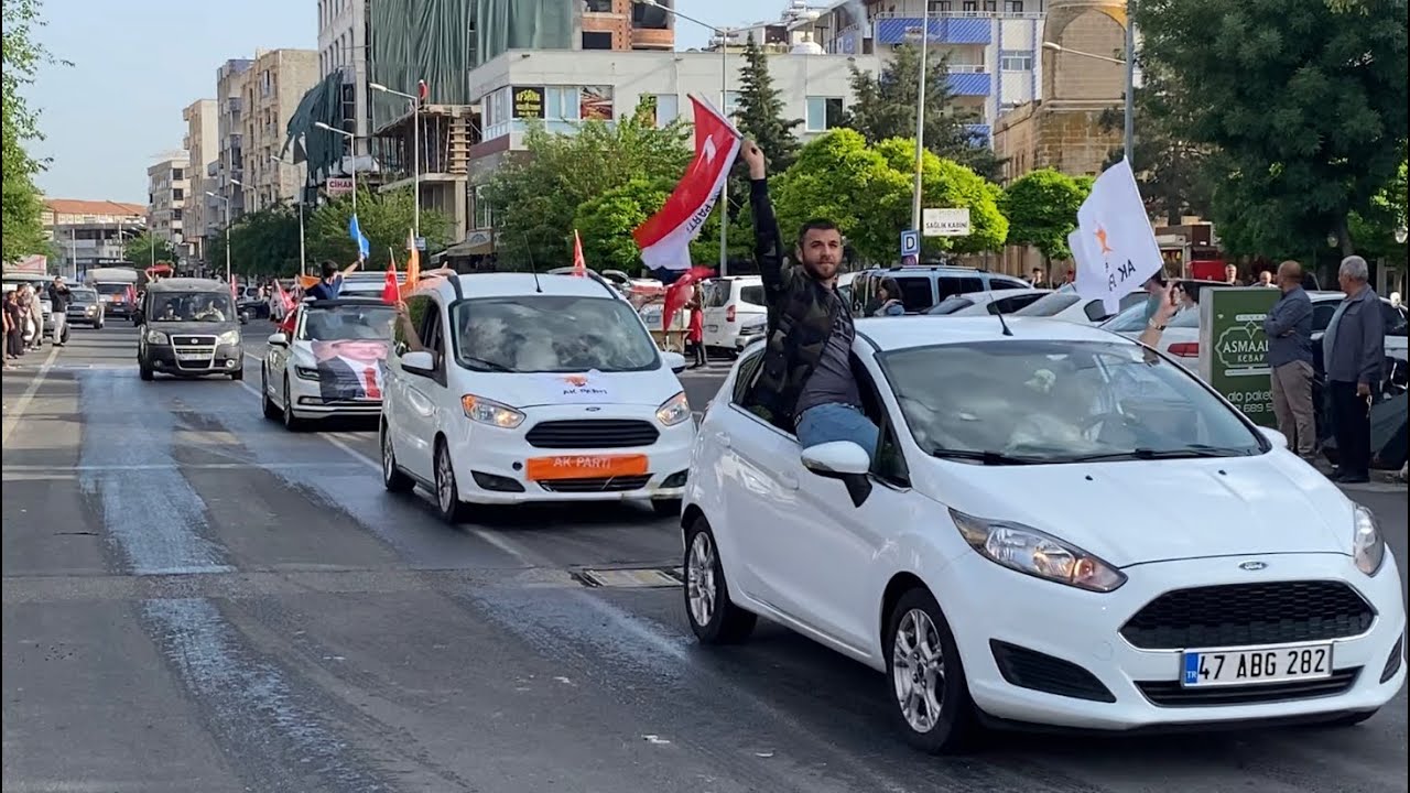 Ak Parti’den Midyat’ta Araç Konvoyu
