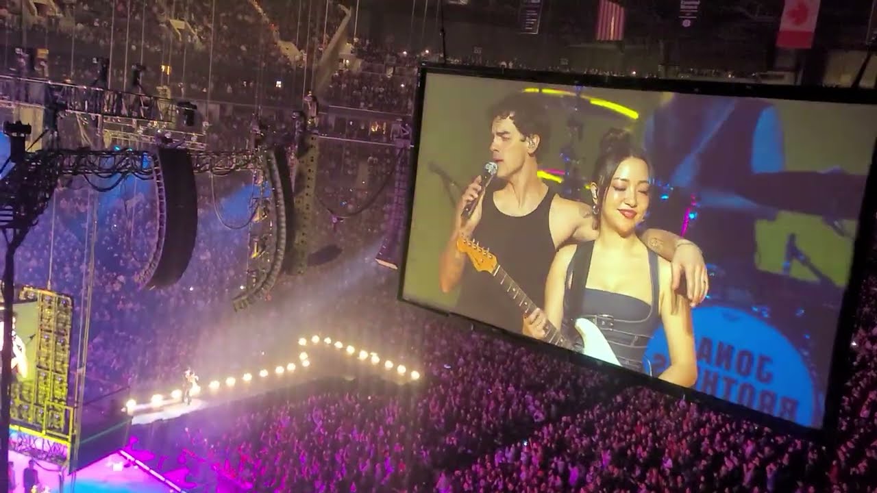 Joe Jonas- Cake By The Ocean- Live in Brooklyn 