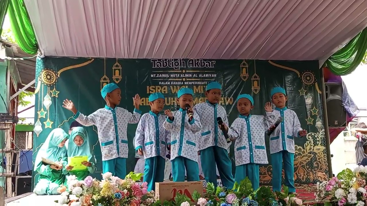 Pembacaan syair anggota tubuh menggunakan bahasa arab paudQ al-alawiyah