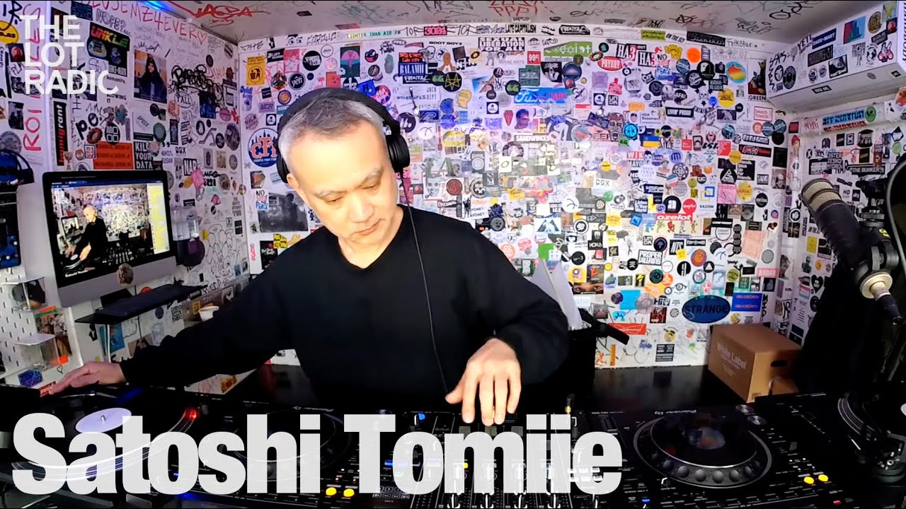 Satoshi Tomiie 