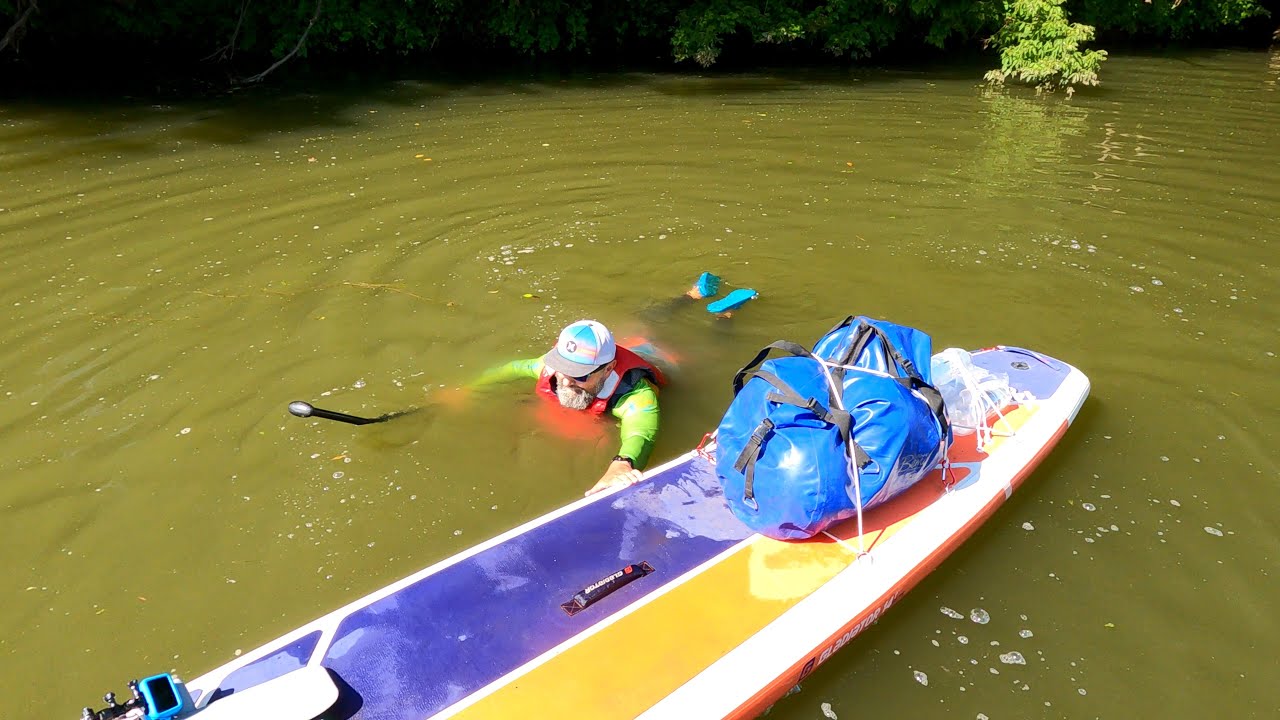 Как залезть на SUP в жилете