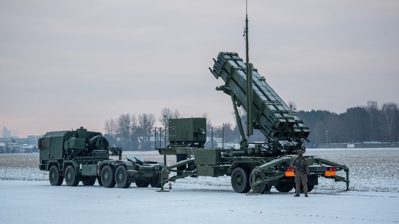 Polish Patriot launchers already deployed in Warsaw's Bemowo district - training underway