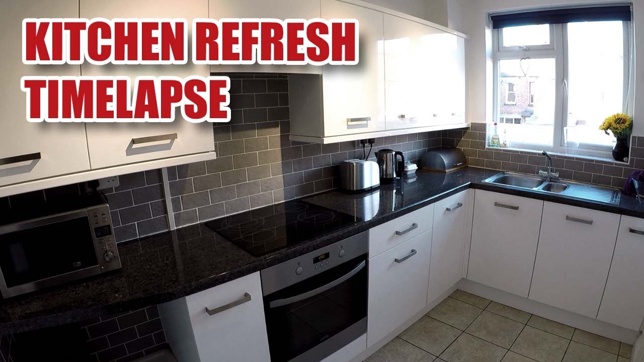 Changing Drawer & Cupboard Fronts on a Kitchen (Timelapse)