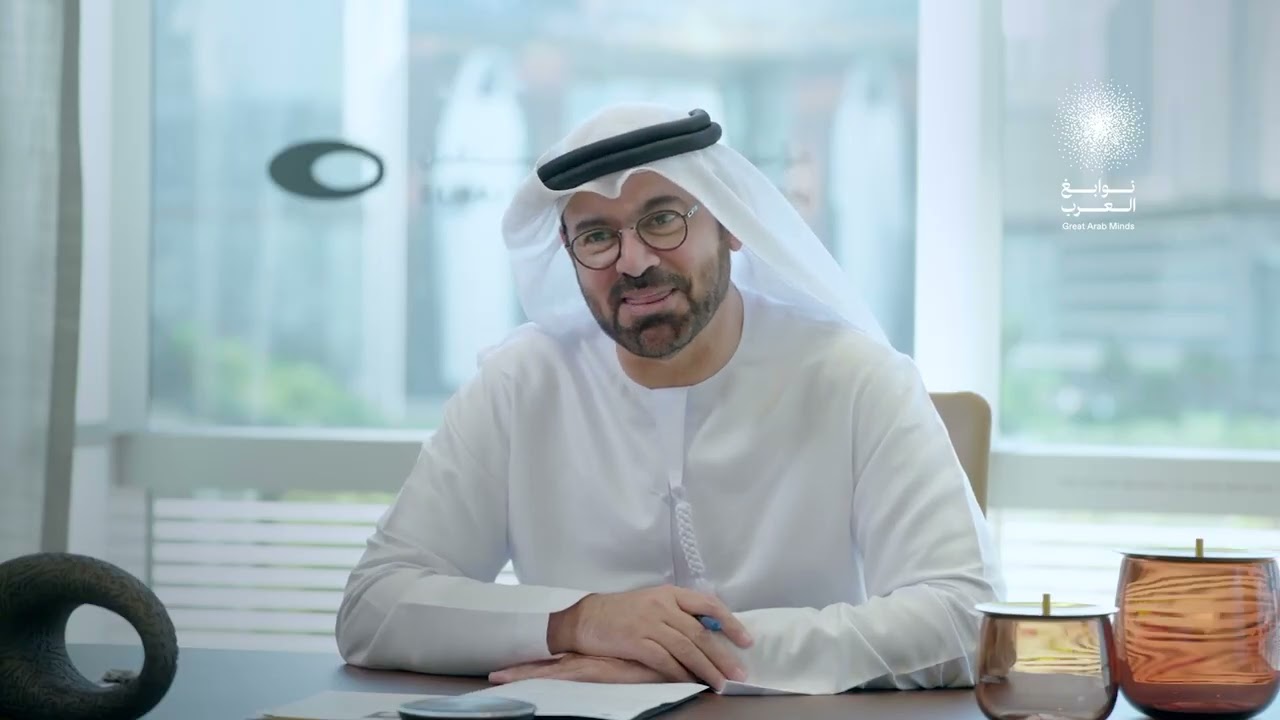 لحظة إبلاغ البروفيسورة ياسمين بالقايد بفوزها بجائزة نوابغ العرب