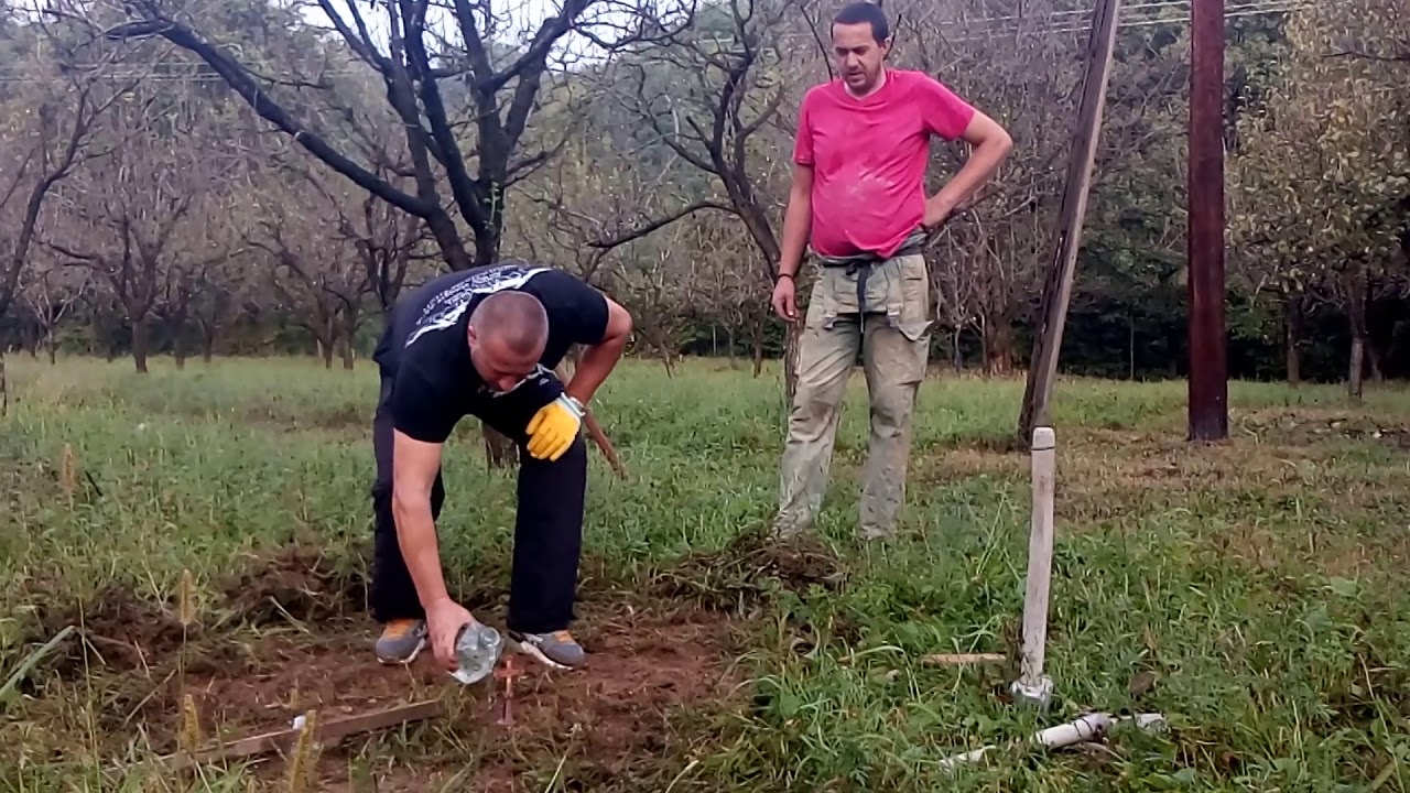 KRALJ PODZEMNIH VODA odredio vodu i poceo sa kopanjem bunara