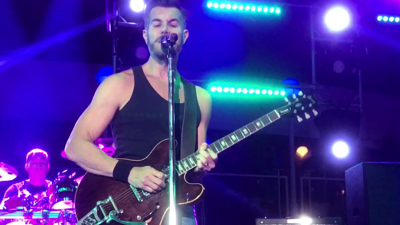311 Cruise 2017 - Too Late (World Premiere)