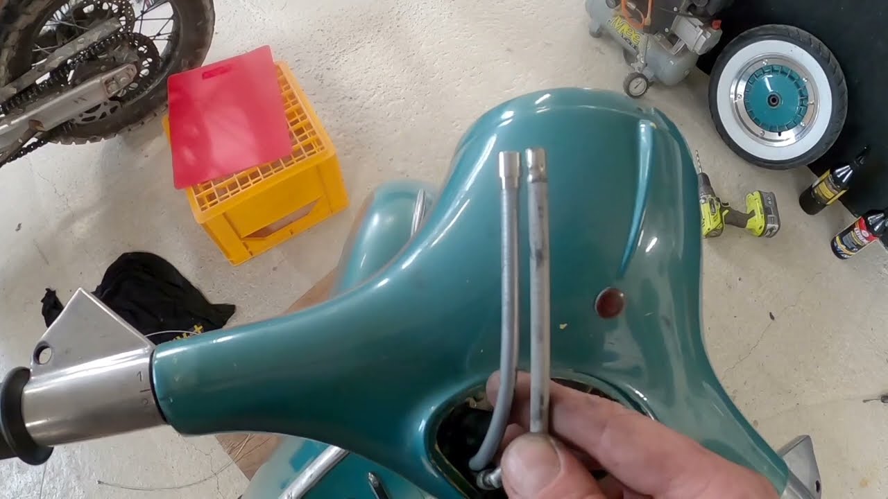 Как заменить тросы переключения передач и сцепления на Vespa vgla1t GL 150