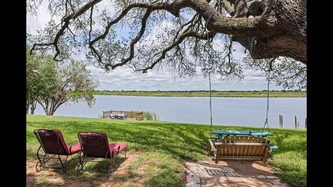 Lakefront AirBnB in Granbury Texas