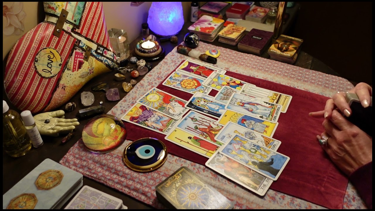 CANCER! AWESOME ENERGY! Important connection. Being pulled to you.   Love Tarot