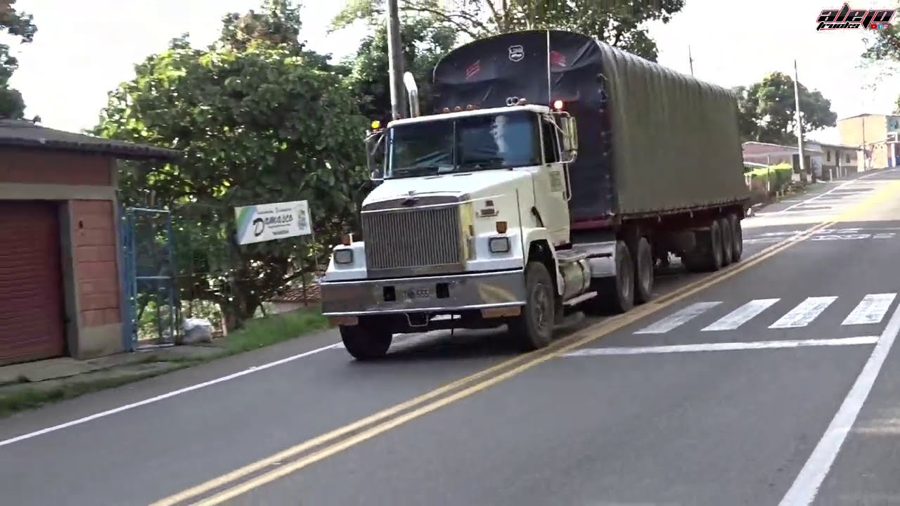Recorriendo Nuevos y Bellos Panoramas! | Tractomulas y Camiones Colombianos | Alejo Trucks