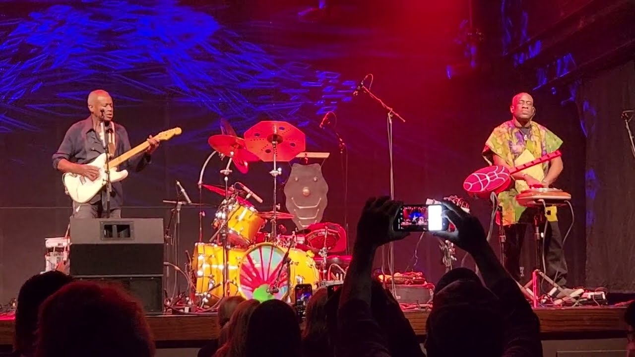 David Sancious covering Hendrix's Machine Gun