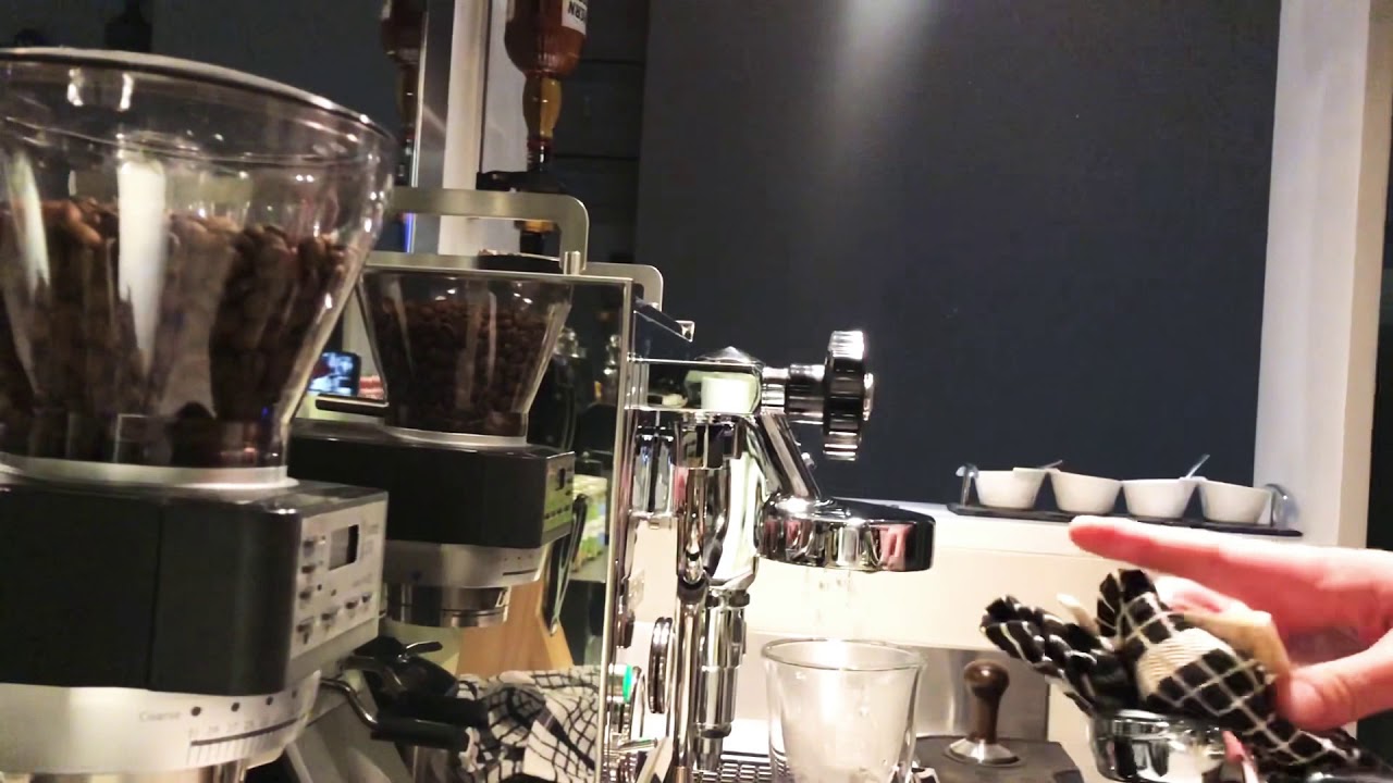 Brewing a cappuccino with the Profitec Pro 500