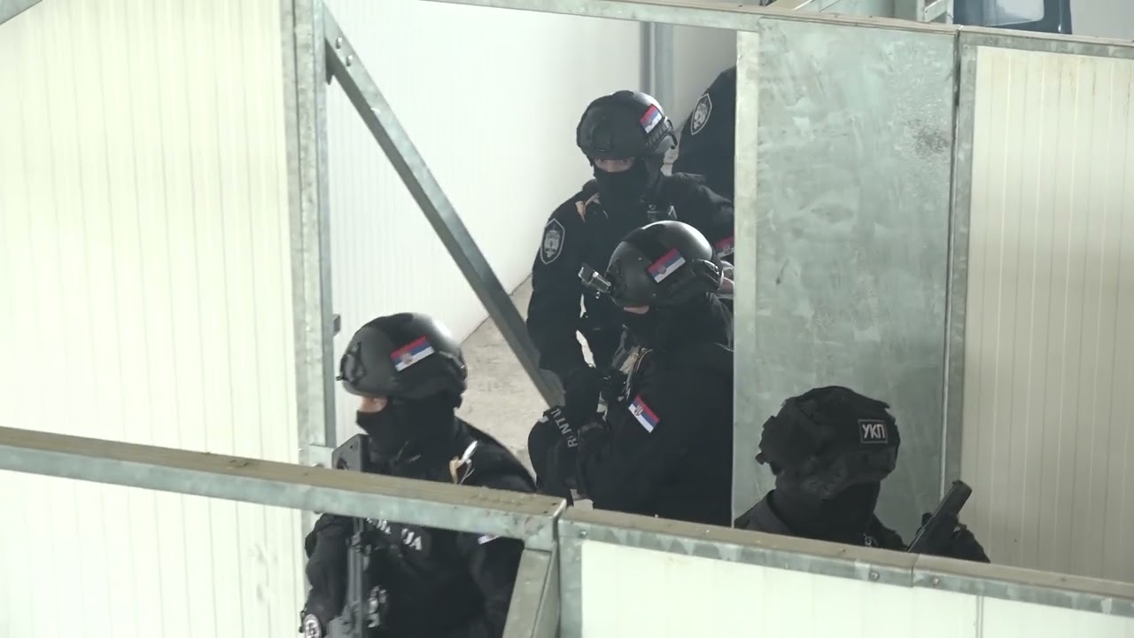 Ministar Dačić prisustvovao pokazno-taktičkoj vežbi pripadnika Odseka za policijsko hapšenje UKP-a