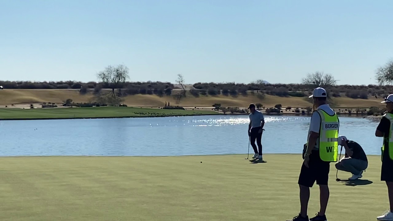 Rory makes a 40 footer