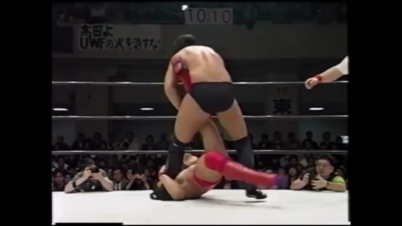 Nobuhiko Takada vs Yoshihiro Takayama