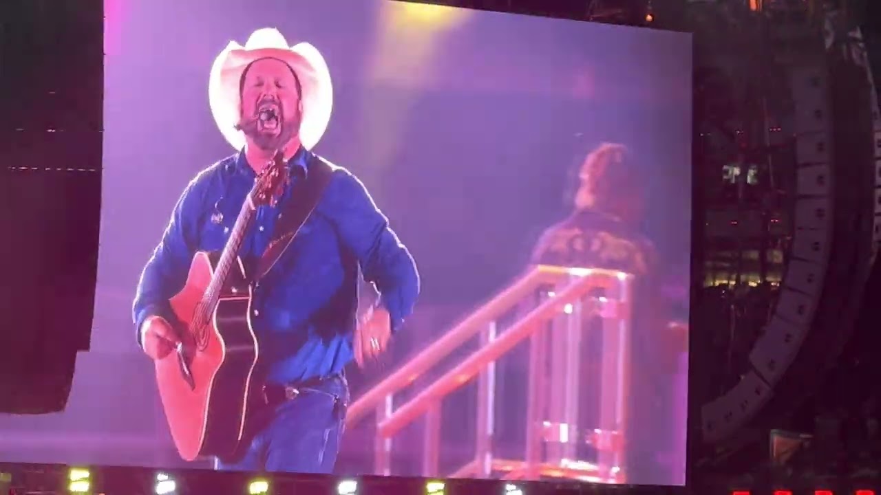 Garth Brooks - Callin' Baton Rouge (Gillette Stadium, 5/21/22)
