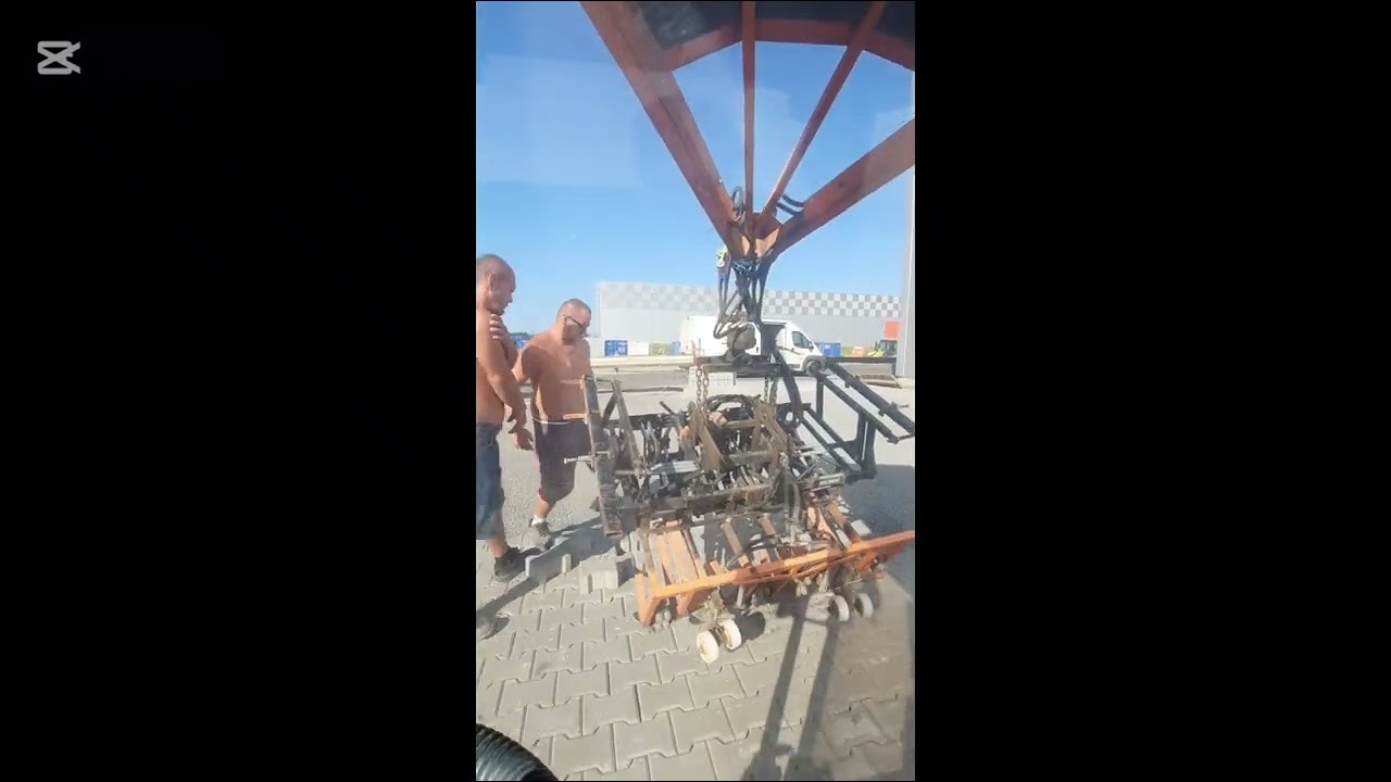 Laying Paving Stones with a Machine Optimas Pokladka zamkove dlazby