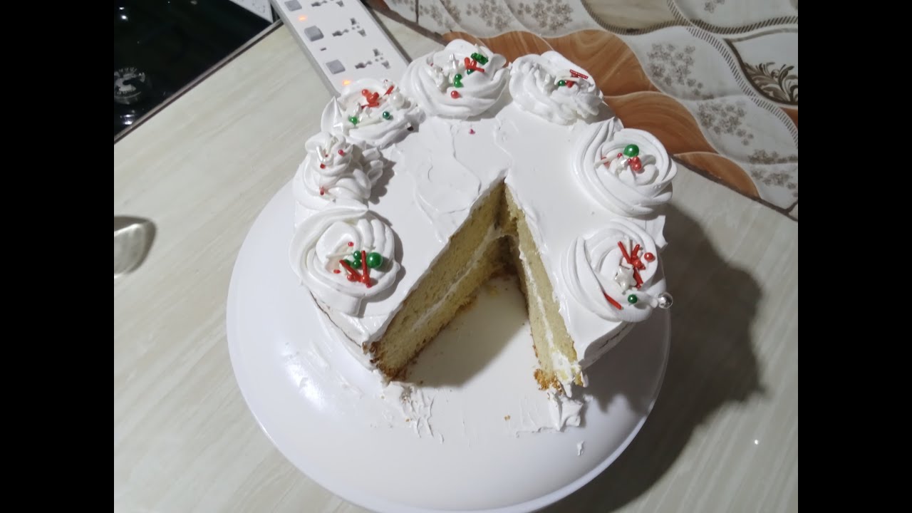 Cake Decorating for Beginners   How to Frost a Cake