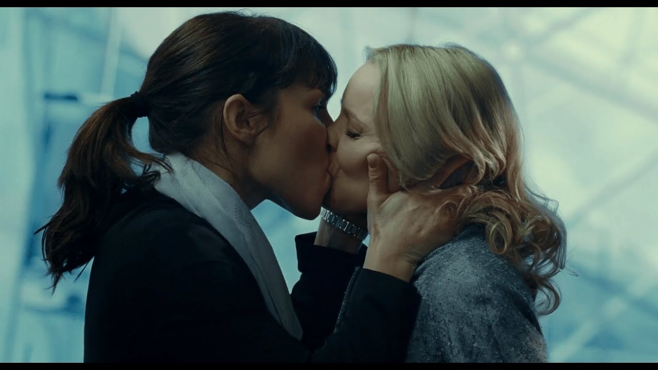 Passion (2012) - Christine & Isabelle | Kissing Scene