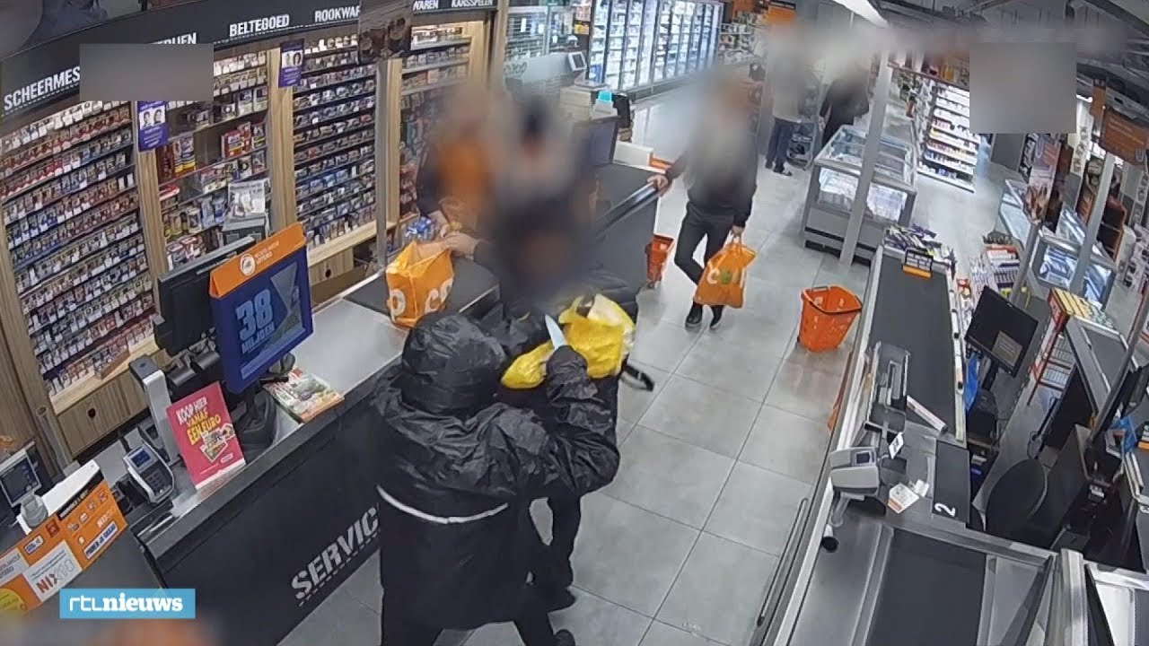 Bewakingsbeelden tonen gewelddadige overval Coop Ridderkerk - RTL NIEUWS