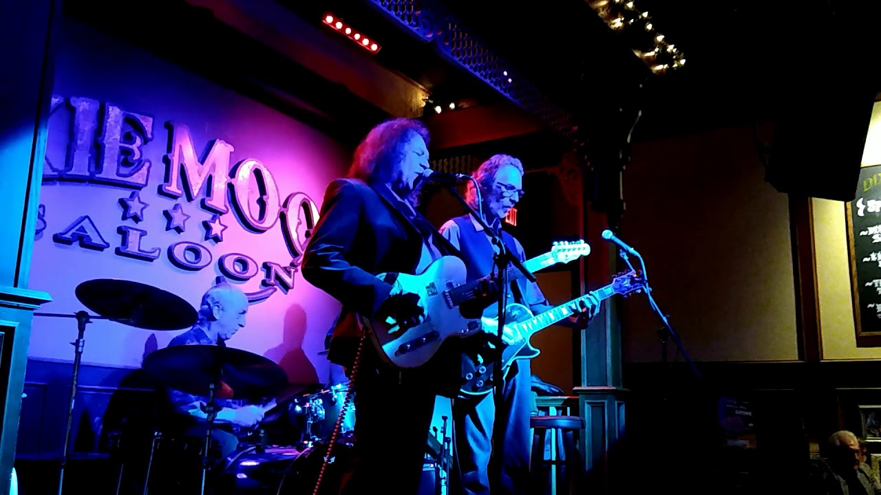 Jim McCarty and Mystery Train - You Never Can Tell (Chuck Berry Cover)
