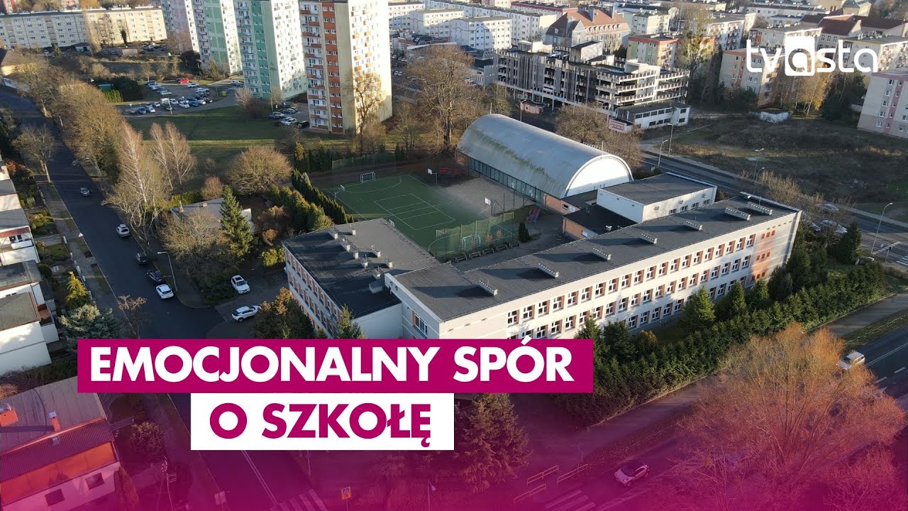 Protesty rodziców, burzliwa dyskusja i decyzja w sprawie pilskich szkół
