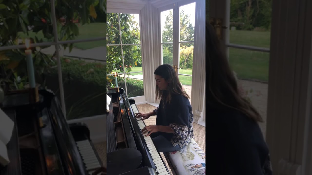 Amelia’s Live Home Concert