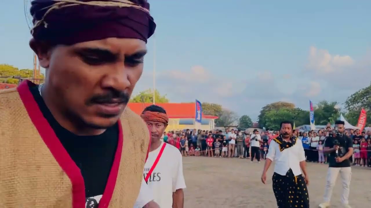 Festival tinju adat nagekeo one be partai kelas sadwin vs suko so’a andi mote
