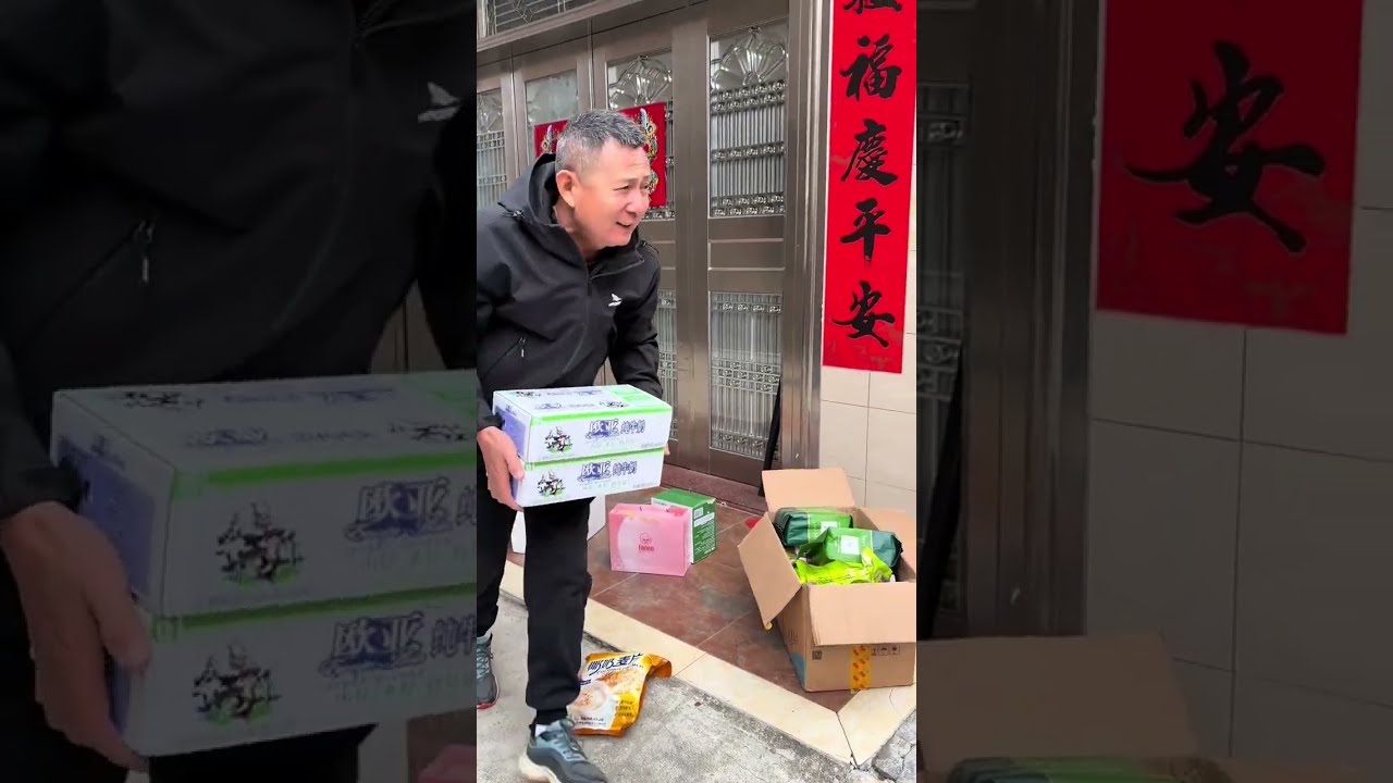 回娘家咯，抓一个我们养了一百多天鸭回去让家人偿一下味道。我们家老板还帮舅妈搭了一个大瓜棚，把舅妈都高兴得#真实记录生活 #回娘家的感觉真好
