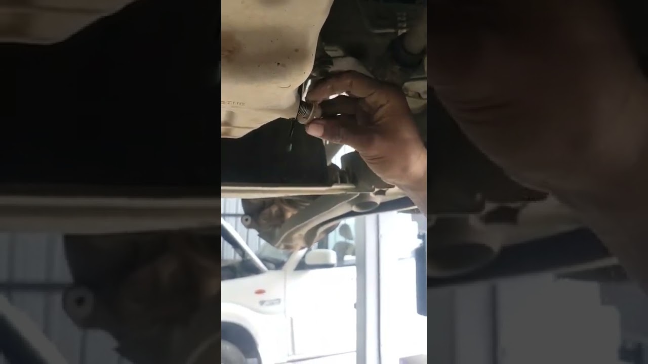 Honda WR-V Engine oil drain out #short