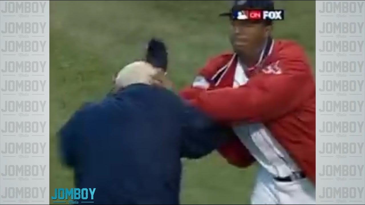 Pedro Mart&iacute;nez throws Don Zimmer to the ground, a breakdown