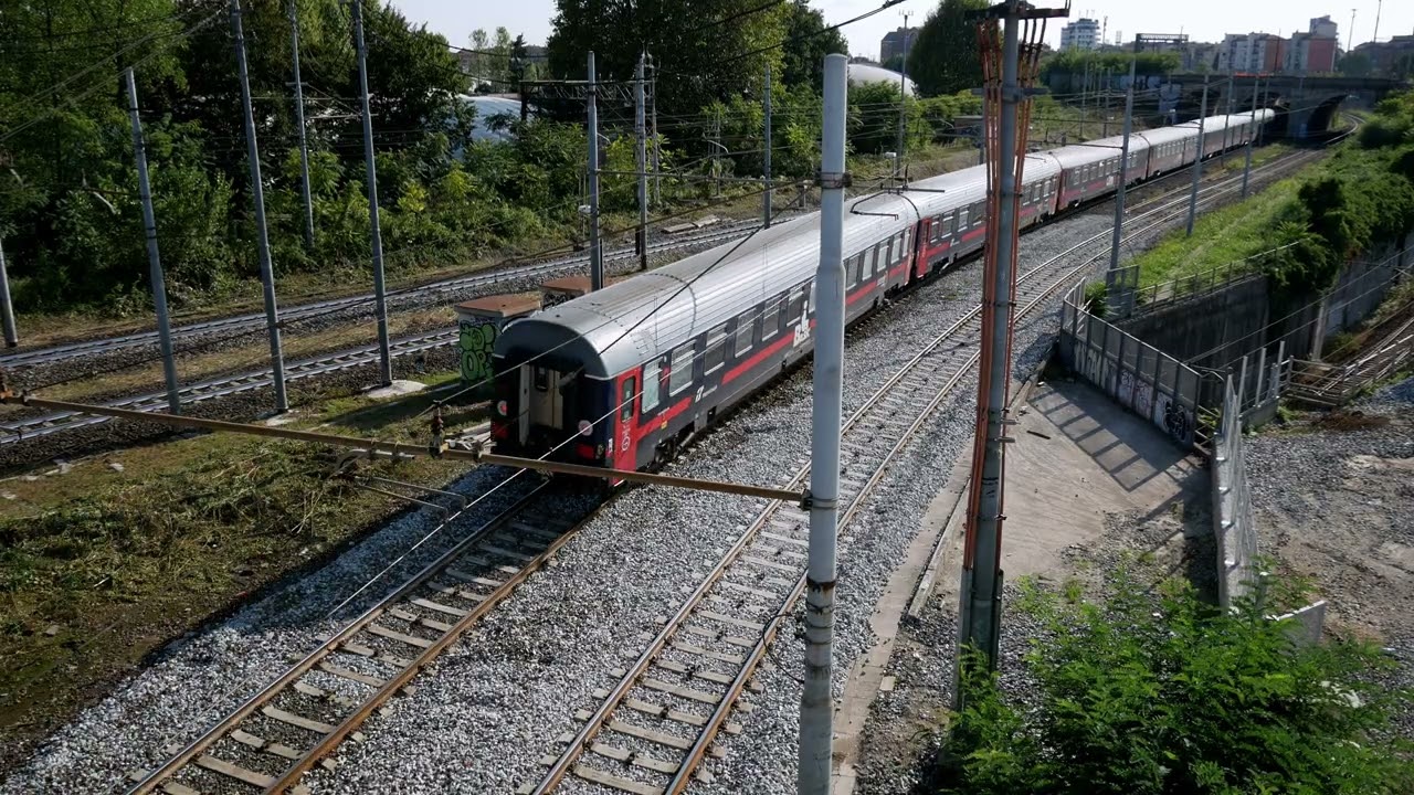 Intercity Notte hauled by the E403 001 Milan Forlanini, October 2021