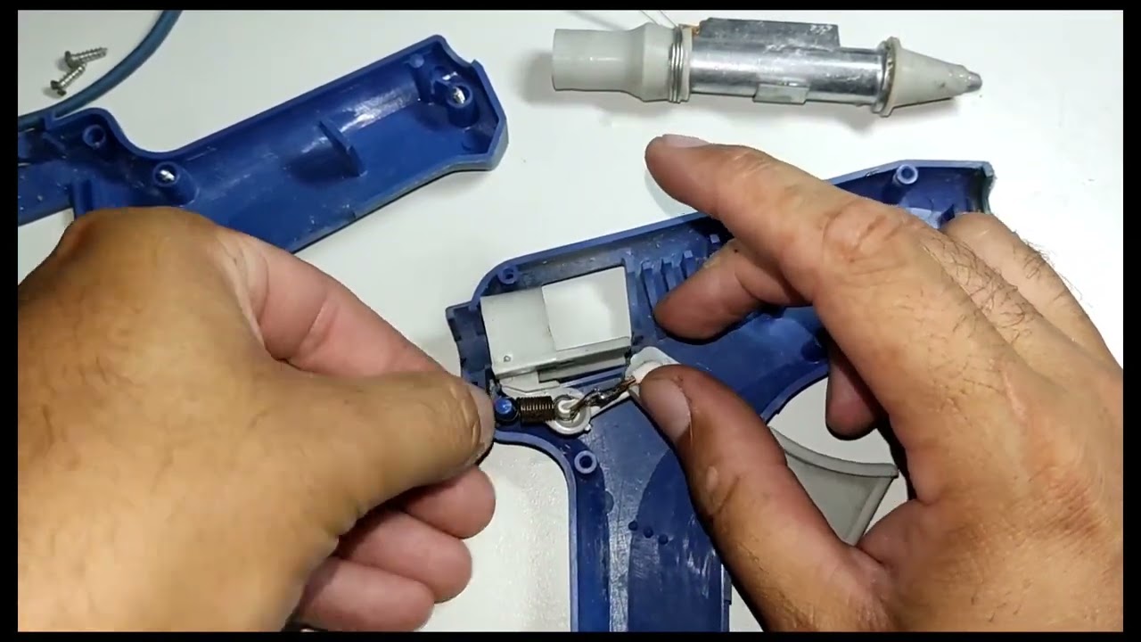 Pistola de cola quente, gatilho quebrado - resolvido
