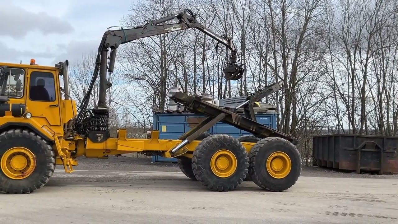 Köp Dumper Volvo BM 5350B med lastväxlare och kran på Klaravik