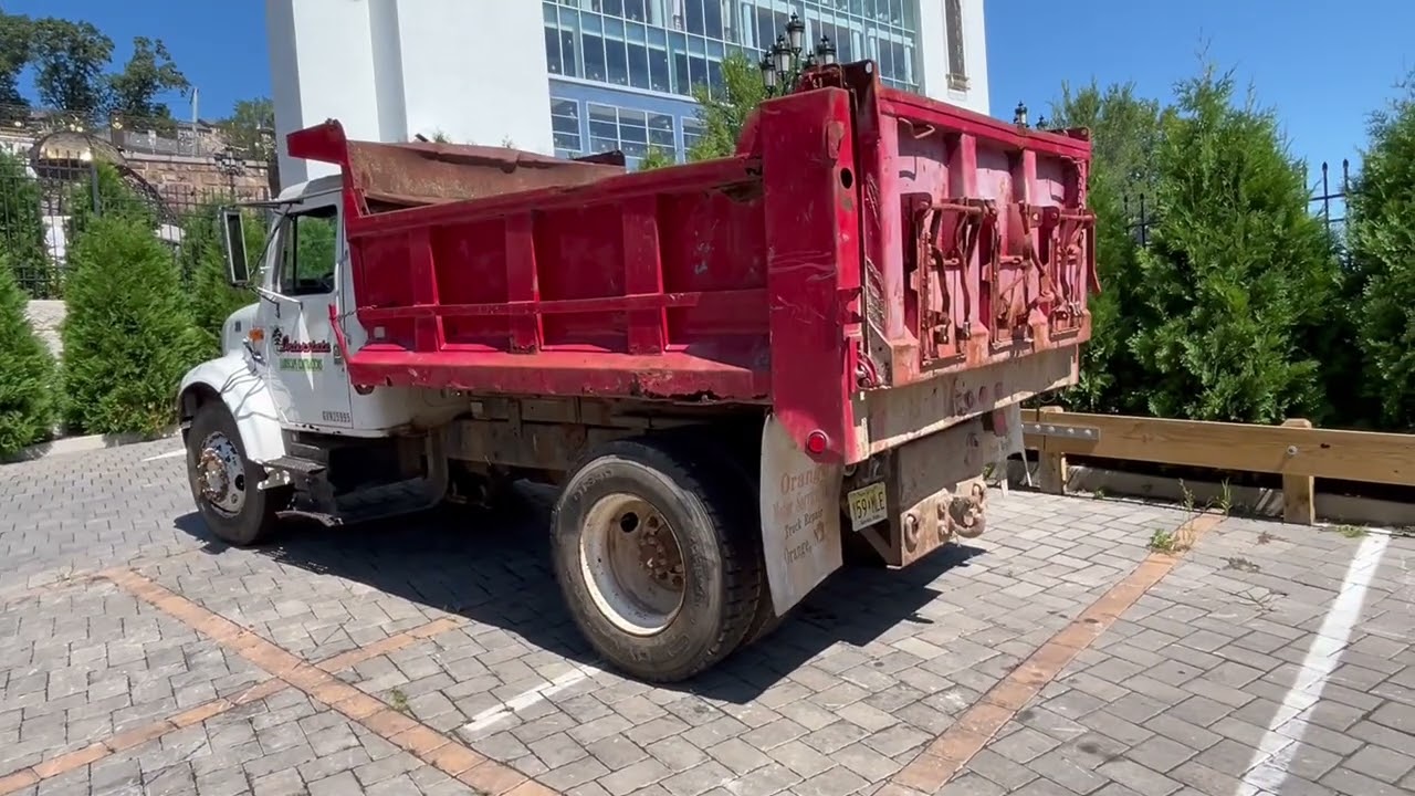 LOT 7 - 1998 International 4700 Dump Truck