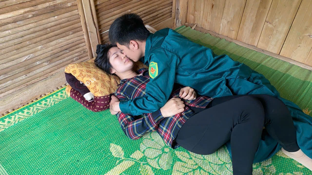 A touching love story between a young girl and a kind-hearted boy - survival building a new shelter