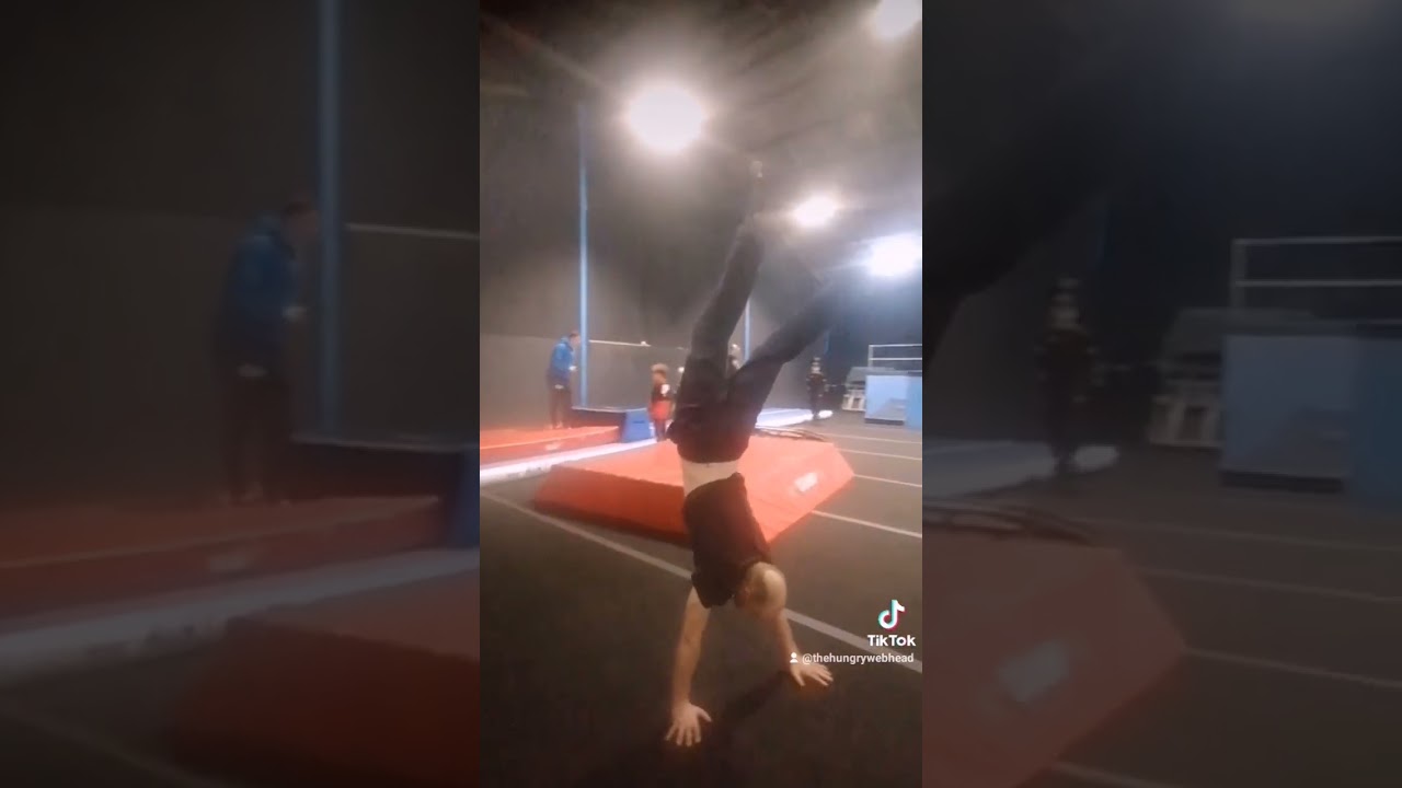 getting there with the aerialtwist 😎🕷️ #atwist #aerial #handstandwalk #fronthandspring #flips