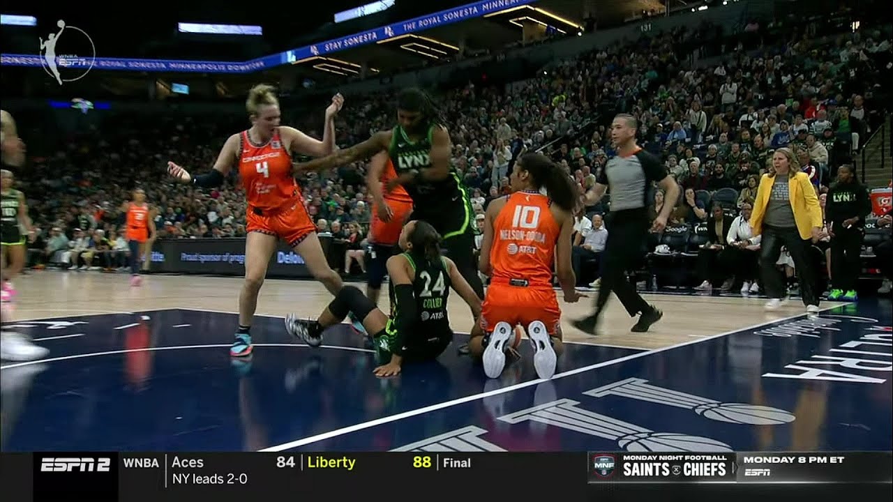🤐 HEATED moment, Collier & Mabrey separated | Connecticut Sun vs Minnesota Lynx WNBA playoffs